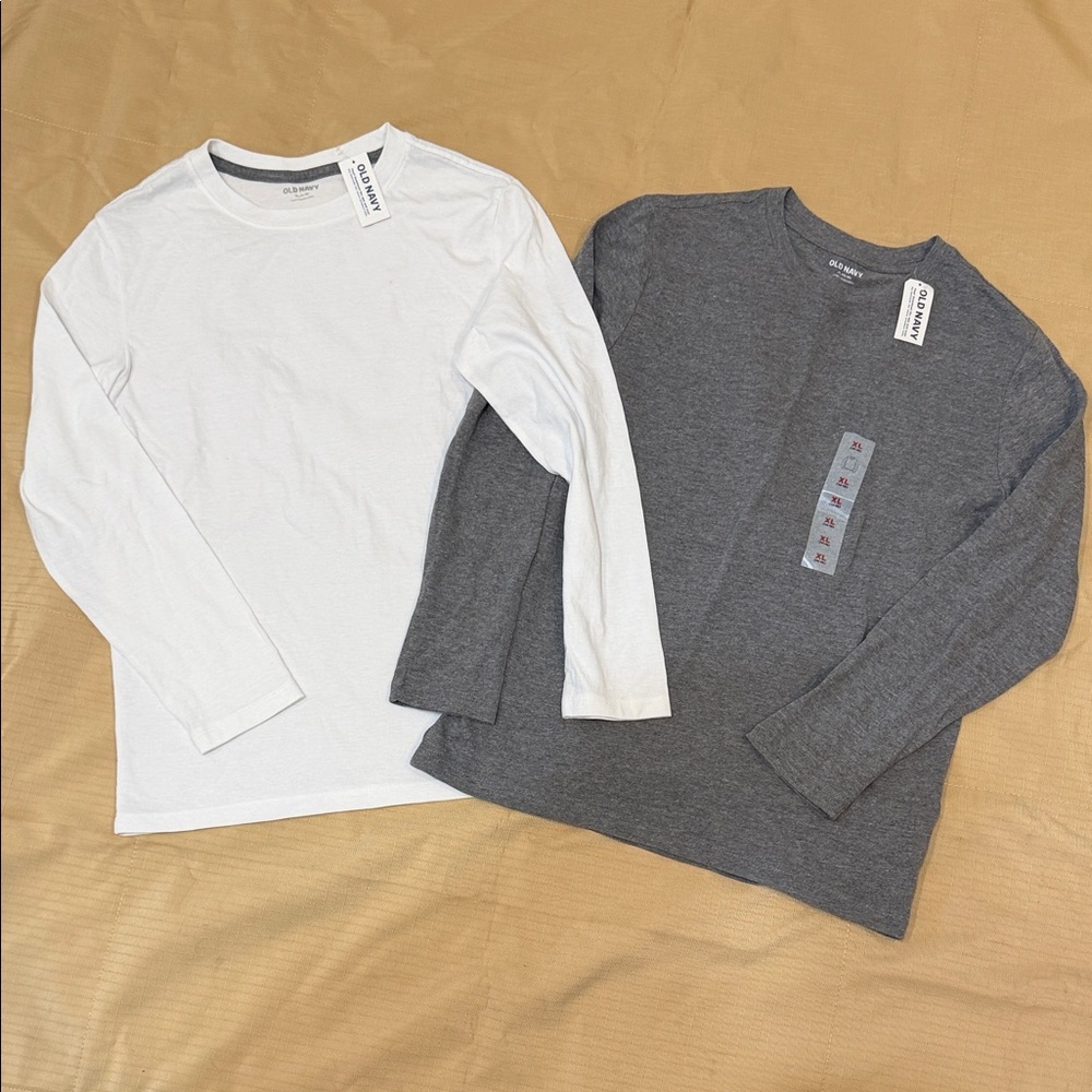 Old Navy Softest Long Sleeve T-Shirt Lot of 2 small mark